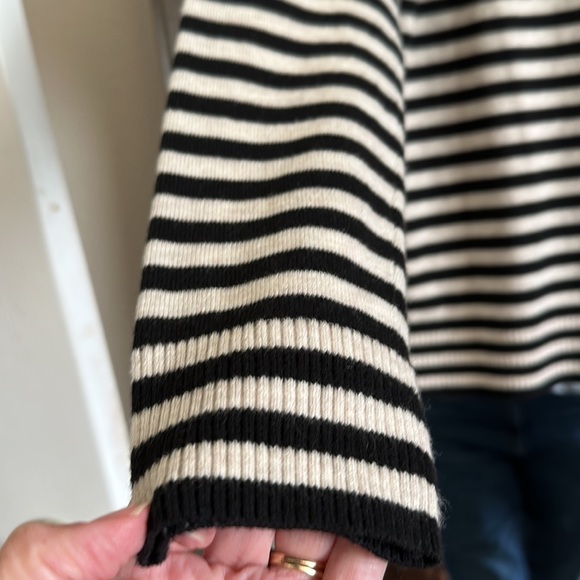 🌸Gap NWT cardigan size M. - Picture 17 of 17